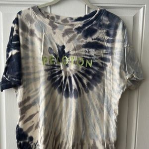 Peloton tie dyed shirt sleeve top